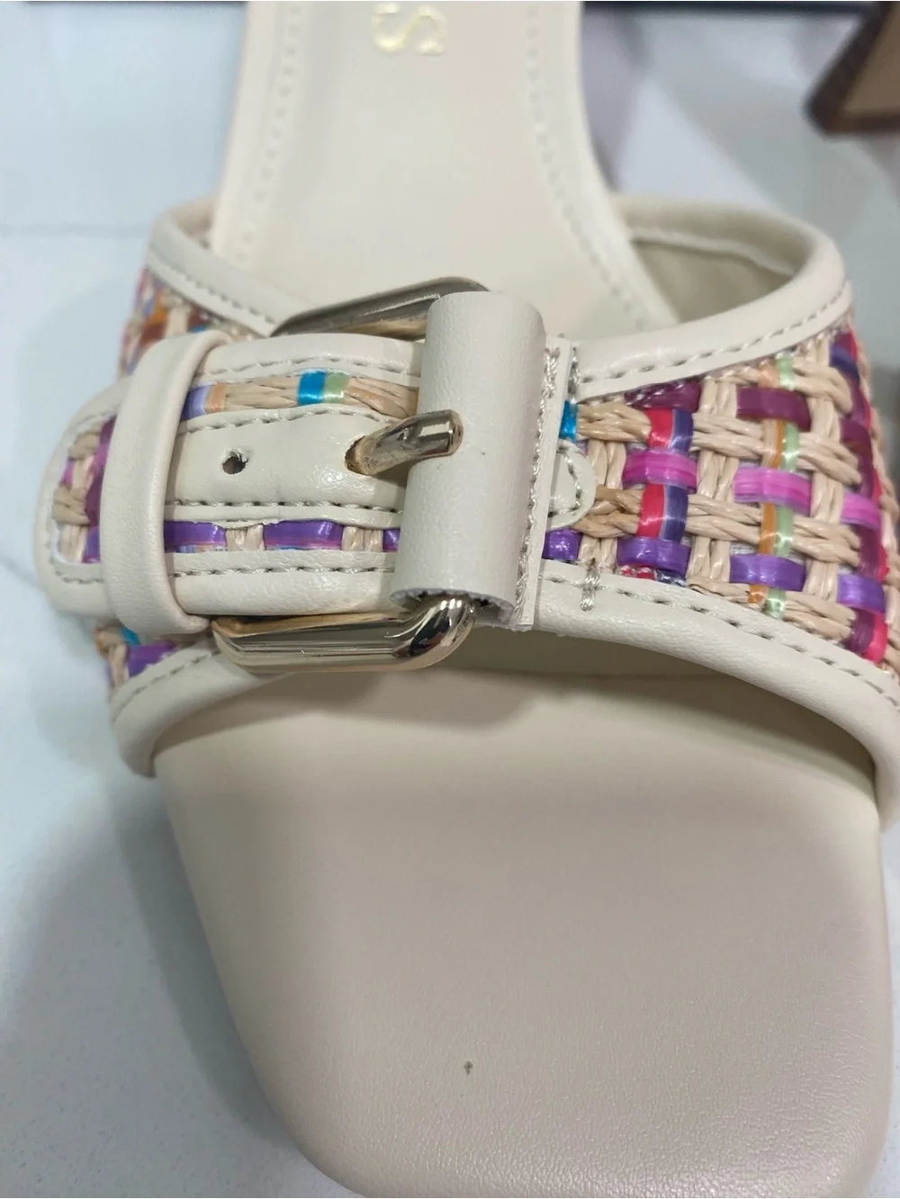 GUESS Cream Slide Sandals with Multicolor Woven Strap
